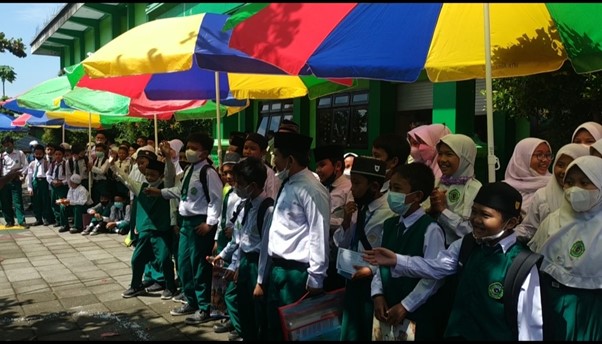 Pengenalan Satwa dengan Tim Hobicu Malang